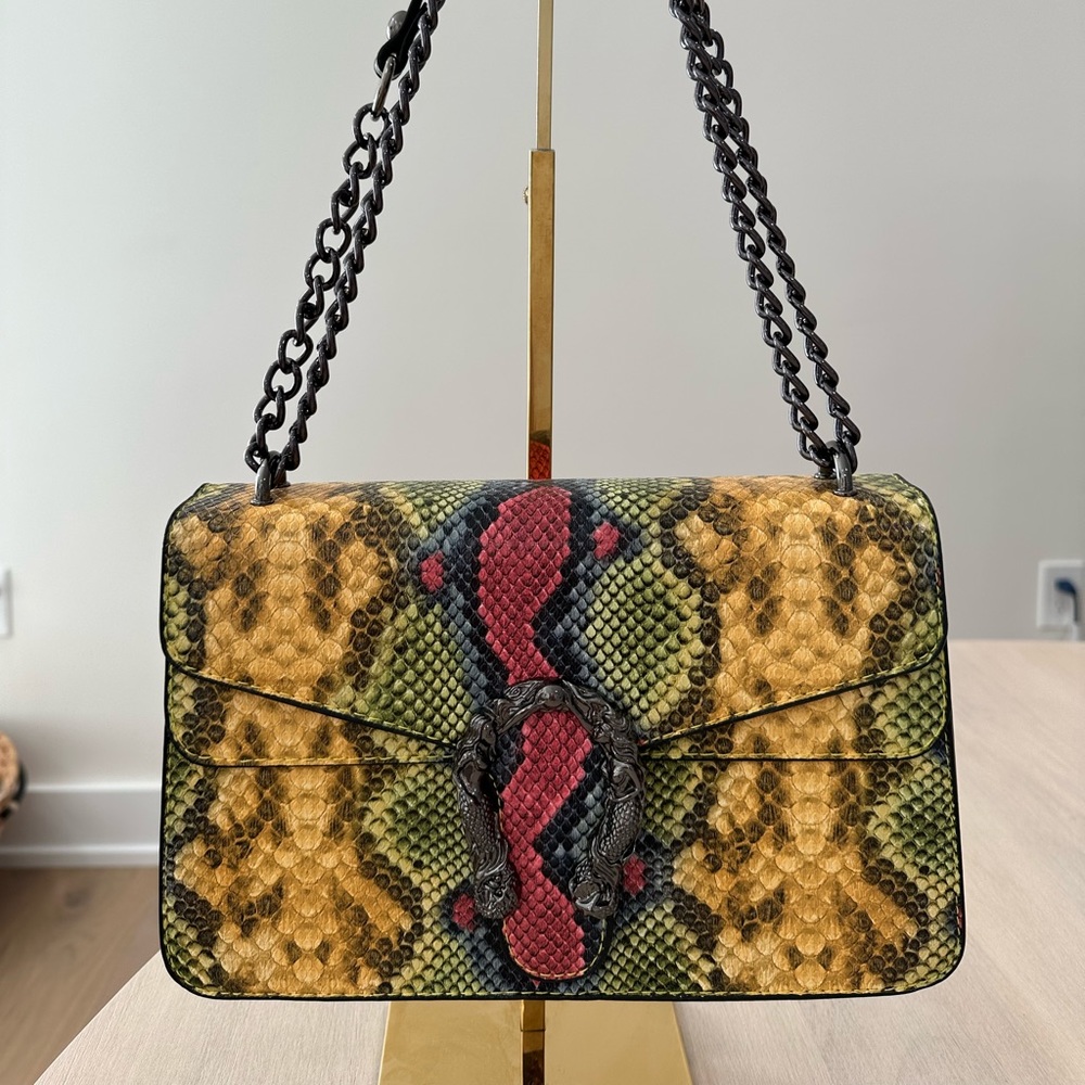 New: multicolor snake crossbody